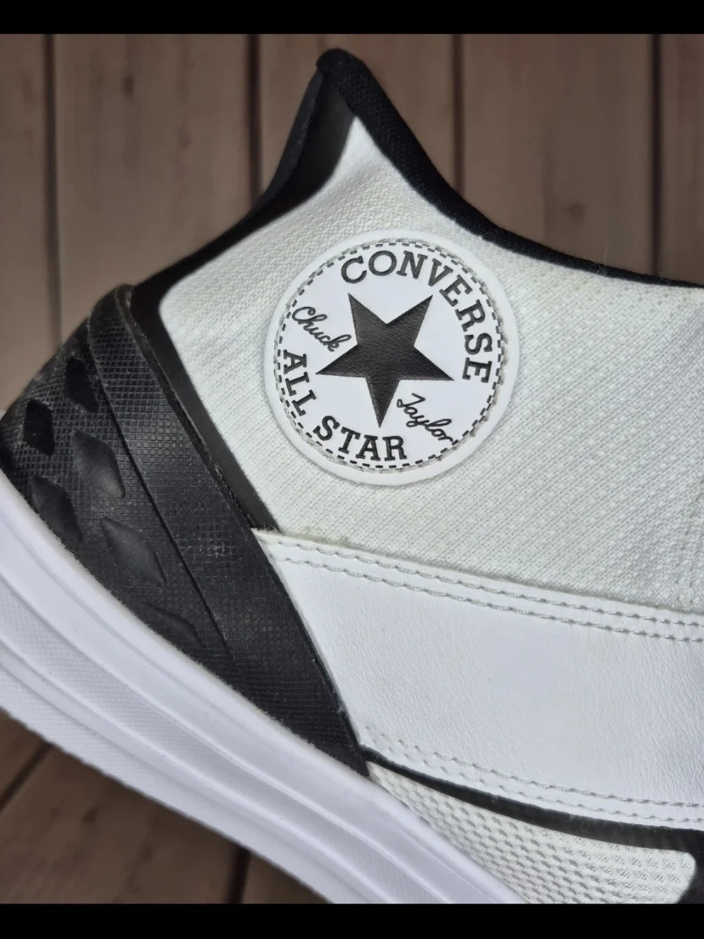 Converse CTAS Men's Size 12/Women’s Sz 14 Flux Ultra Mid White Black Shoes NWOB